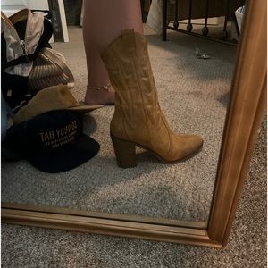 Brown Western/Cowgirl Heeled Boots